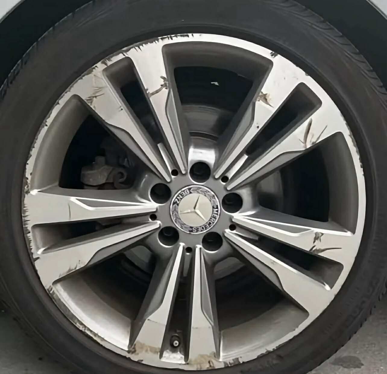 Mercedes-Benz wheel detail